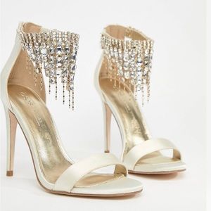 Worn once. Excellent condition